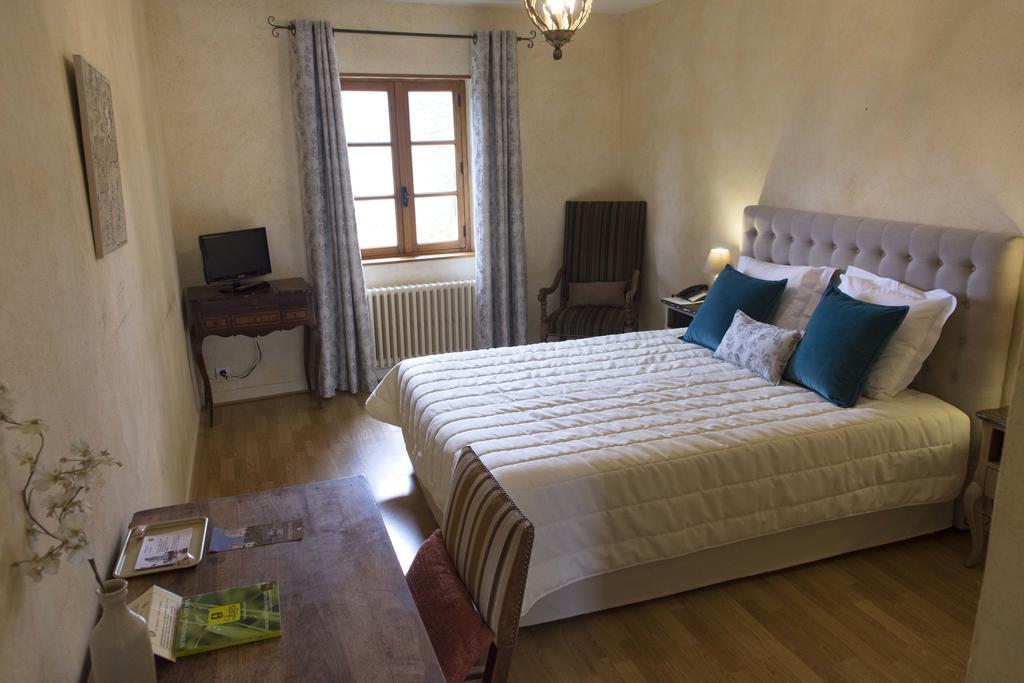 Logis Hotel Les Hospitaliers Le Poët-Laval Esterno foto