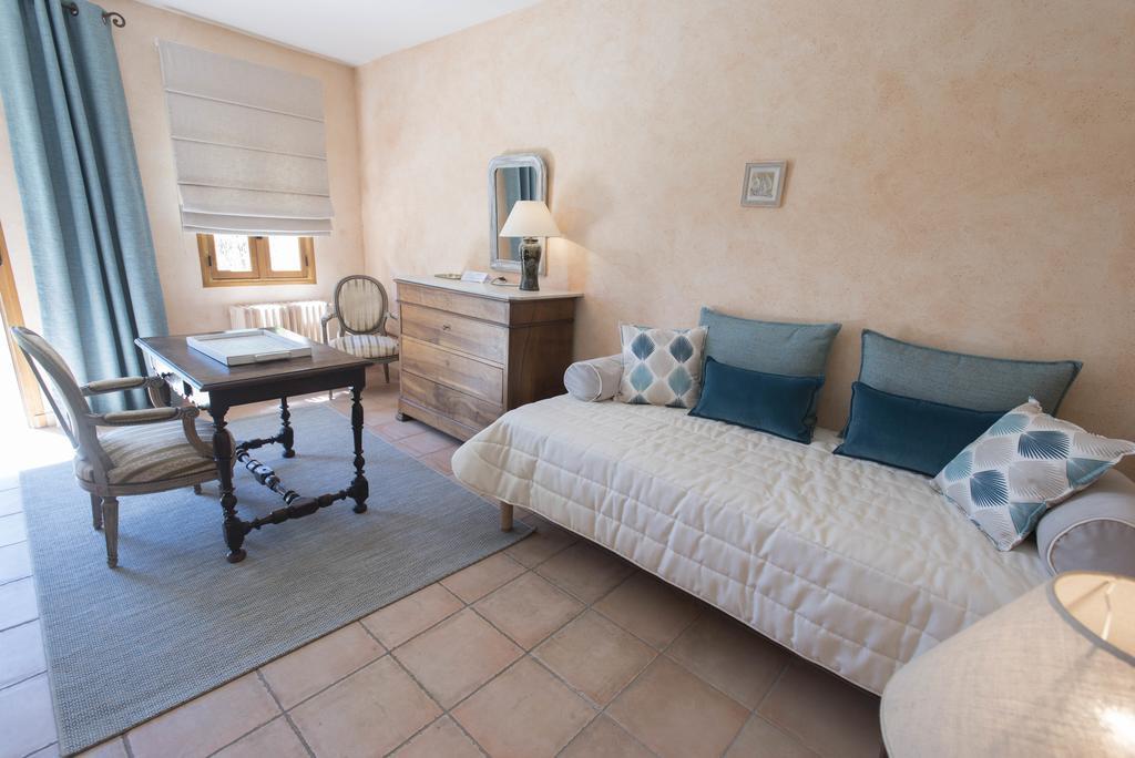 Logis Hotel Les Hospitaliers Le Poët-Laval Esterno foto