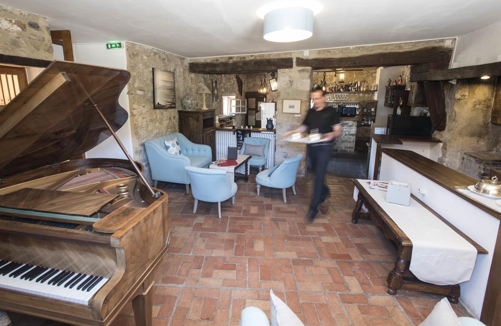 Logis Hotel Les Hospitaliers Le Poët-Laval Esterno foto