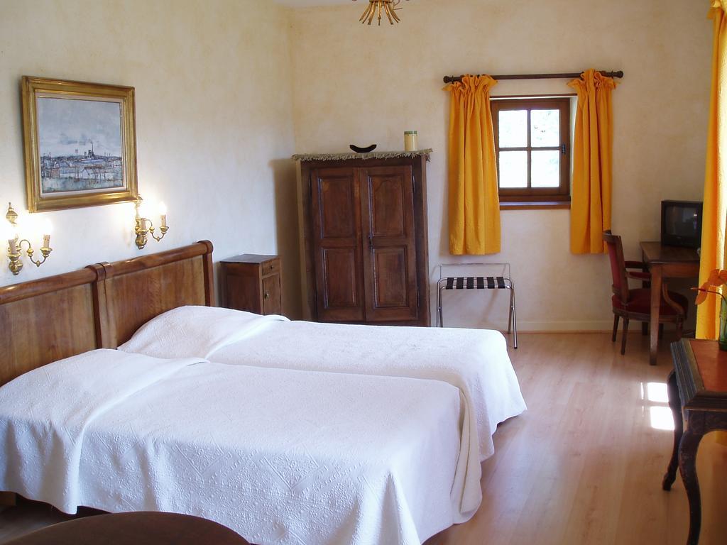 Logis Hotel Les Hospitaliers Le Poët-Laval Esterno foto