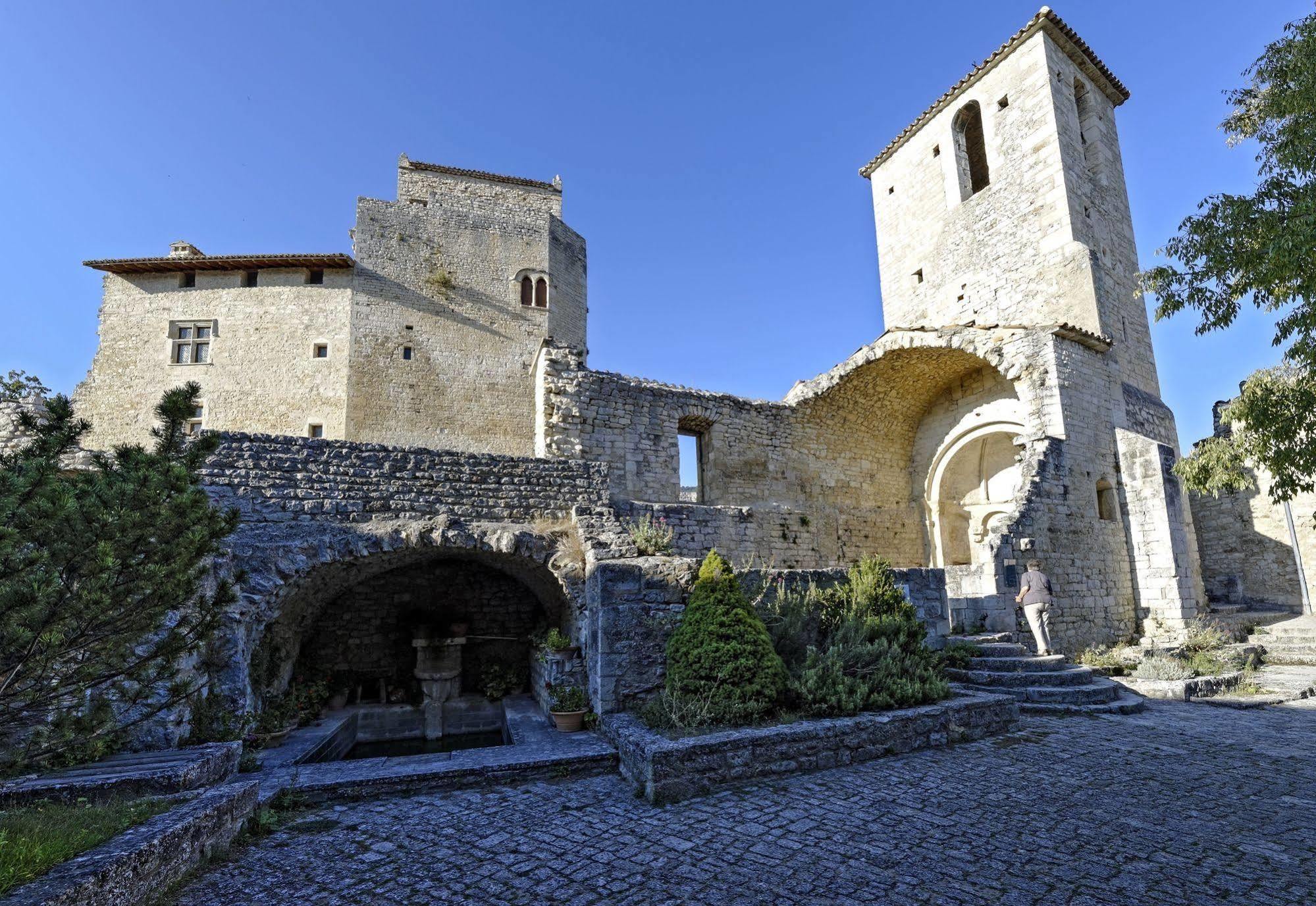 Logis Hotel Les Hospitaliers Le Poët-Laval Esterno foto
