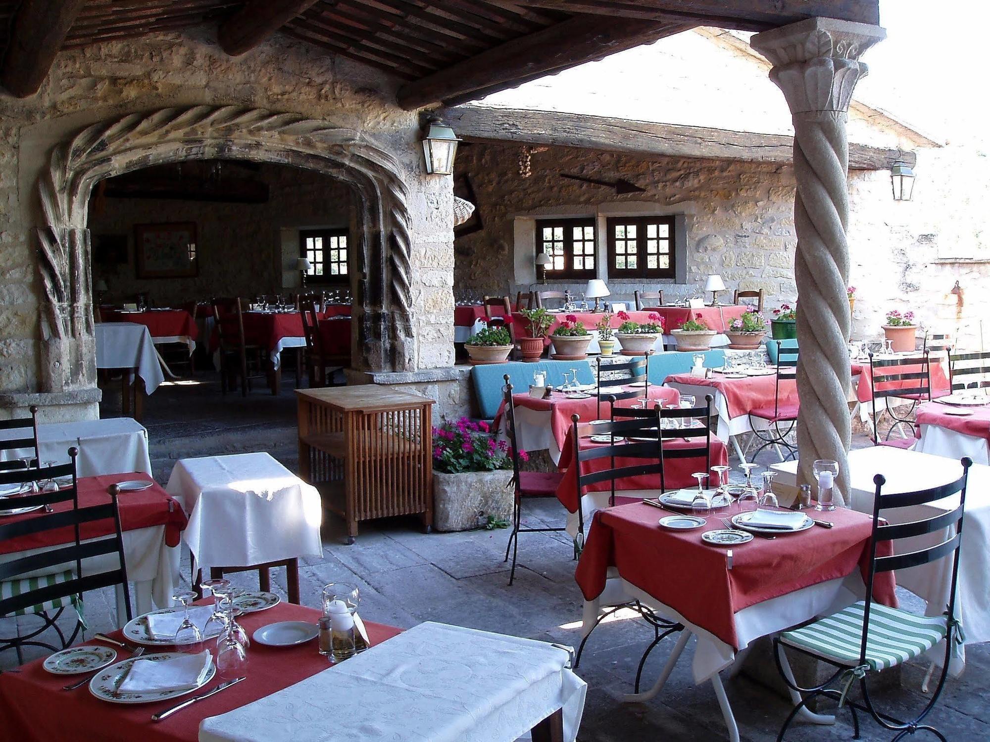 Logis Hotel Les Hospitaliers Le Poët-Laval Esterno foto