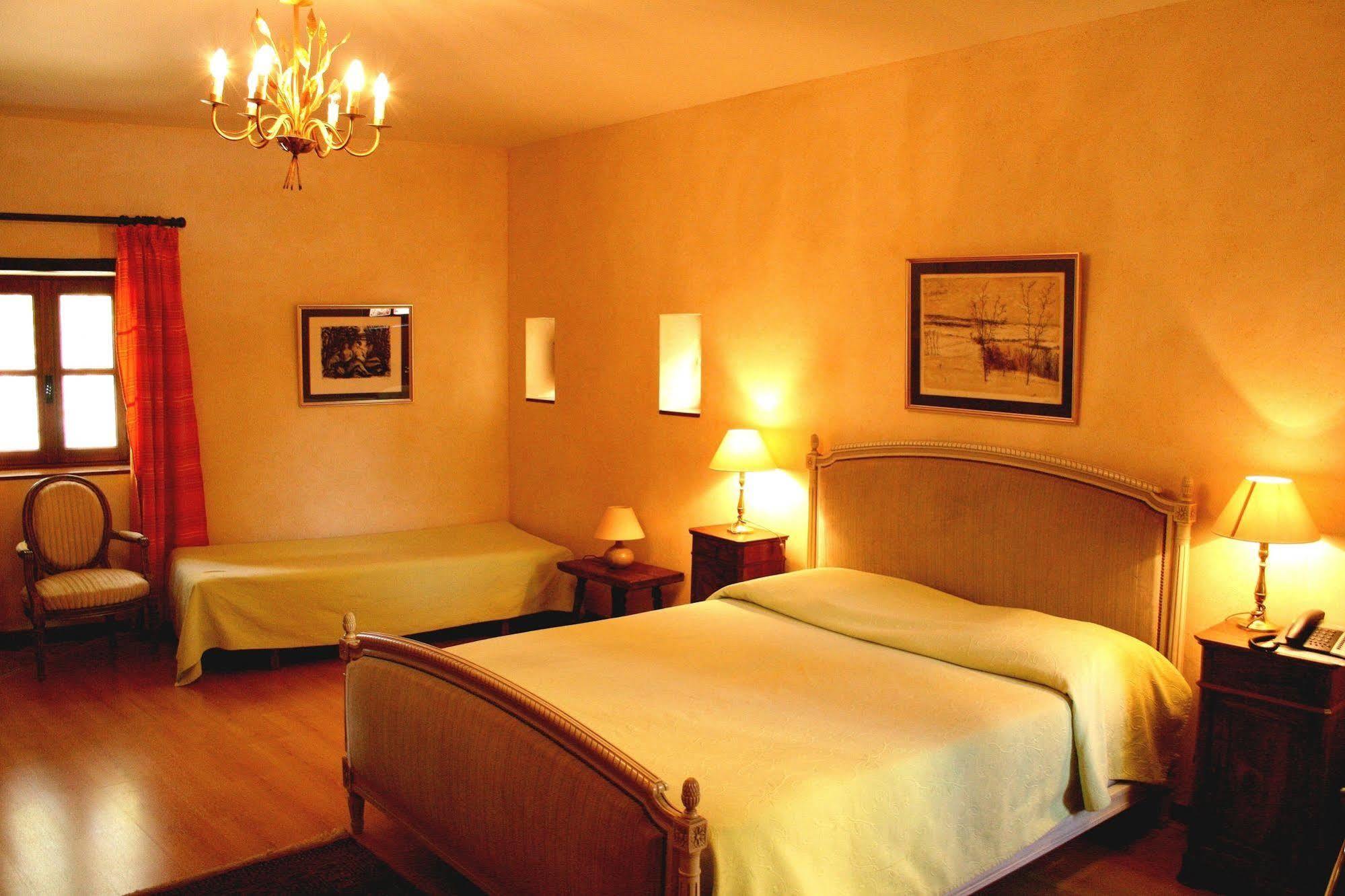 Logis Hotel Les Hospitaliers Le Poët-Laval Esterno foto